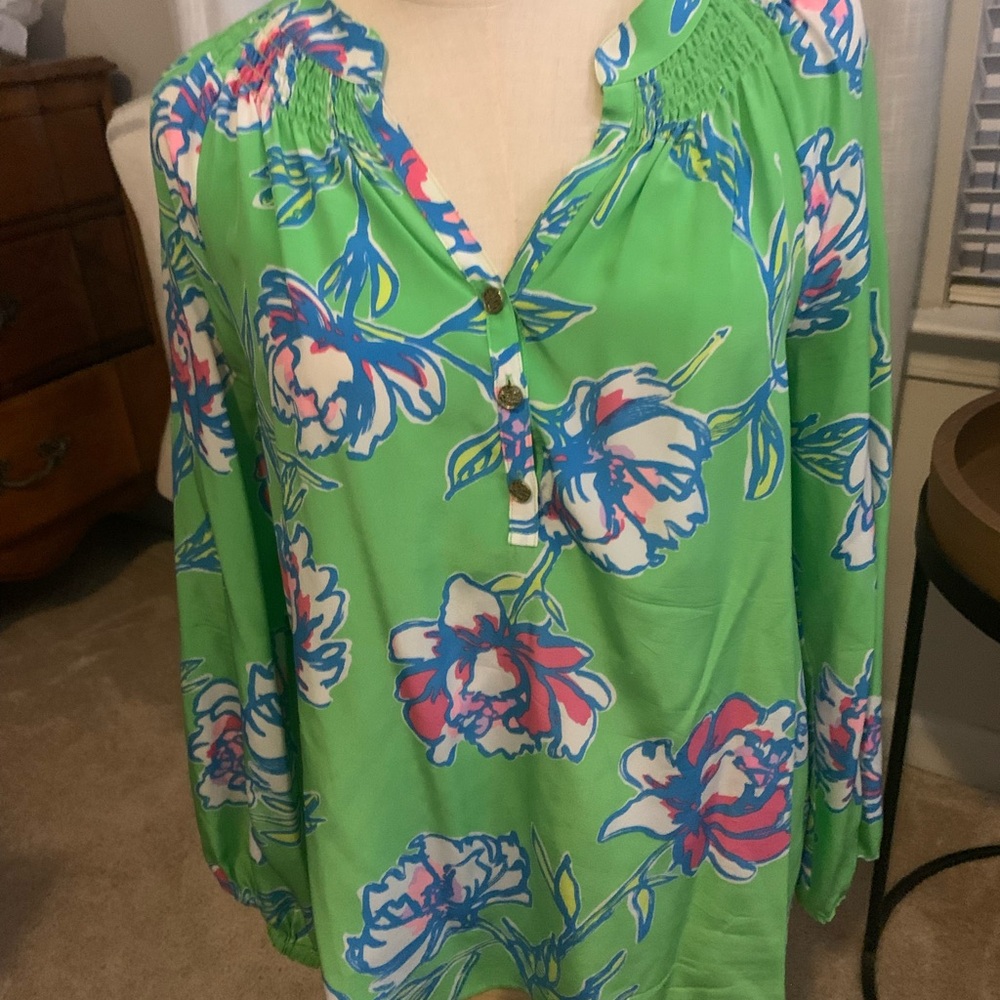 Lilly Pulitzer Floral 100% silk Green Blouse with Pink and Blue Accents Size S